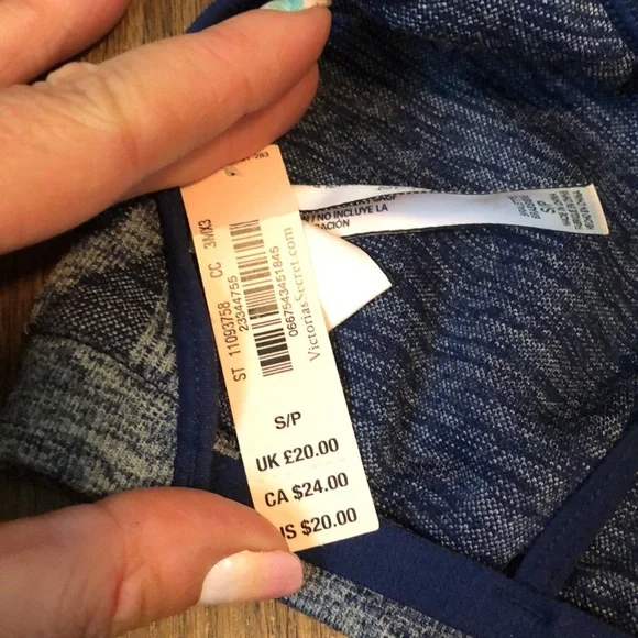 Victoria’s Secret bralette - Picture 4 of 5